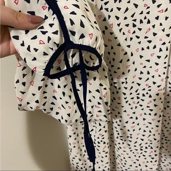 Maurice’s chiffon blouse with contrast trim and slit sleeves in heart print - Picture 6 of 8